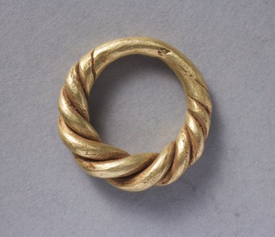 Annular ring (gold) by Viking
